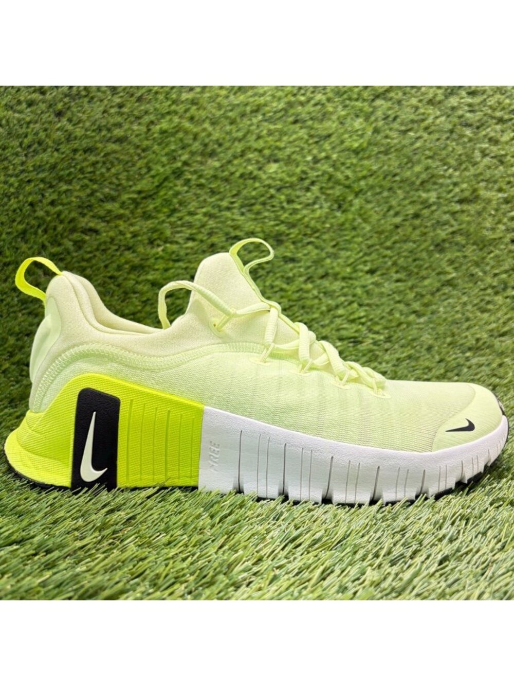 Nike Free Metcon 6 Barely Volt Mens Size 8.5 Athletic Running Shoes Sneakers